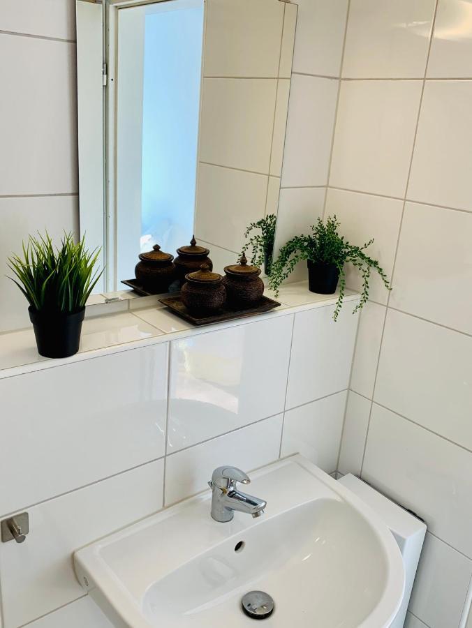An Der Uniklinik, Apartment Mit Eigener Kueche Und Renoviertem Badezimmer, Zentrale Lage Homburg  Exterior photo