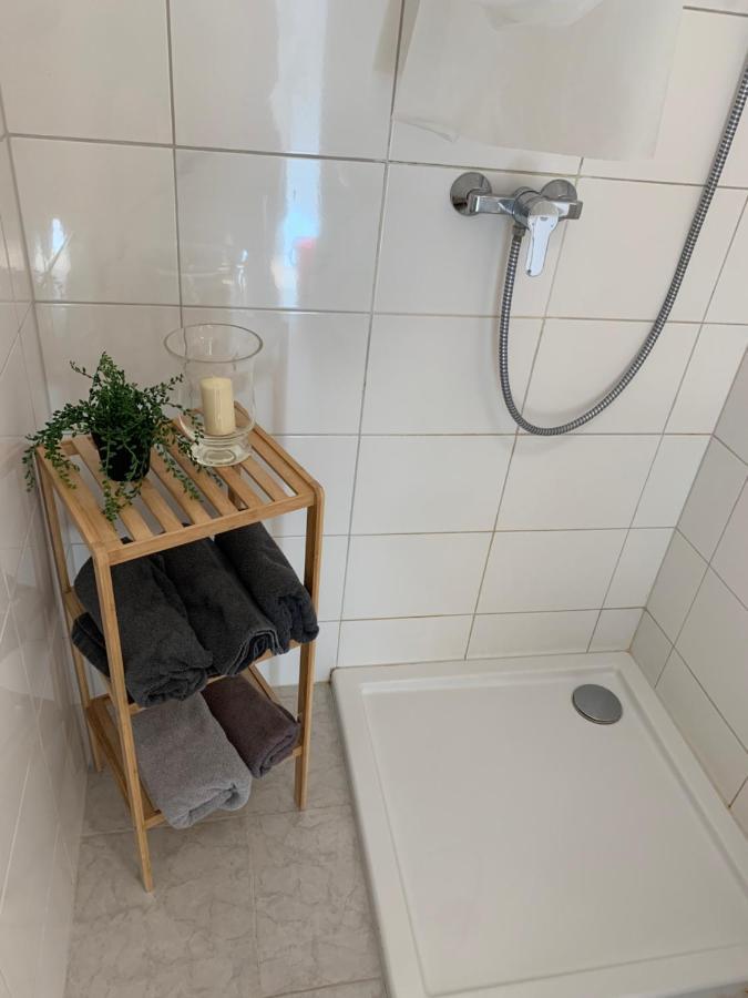 An Der Uniklinik, Apartment Mit Eigener Kueche Und Renoviertem Badezimmer, Zentrale Lage Homburg  Exterior photo